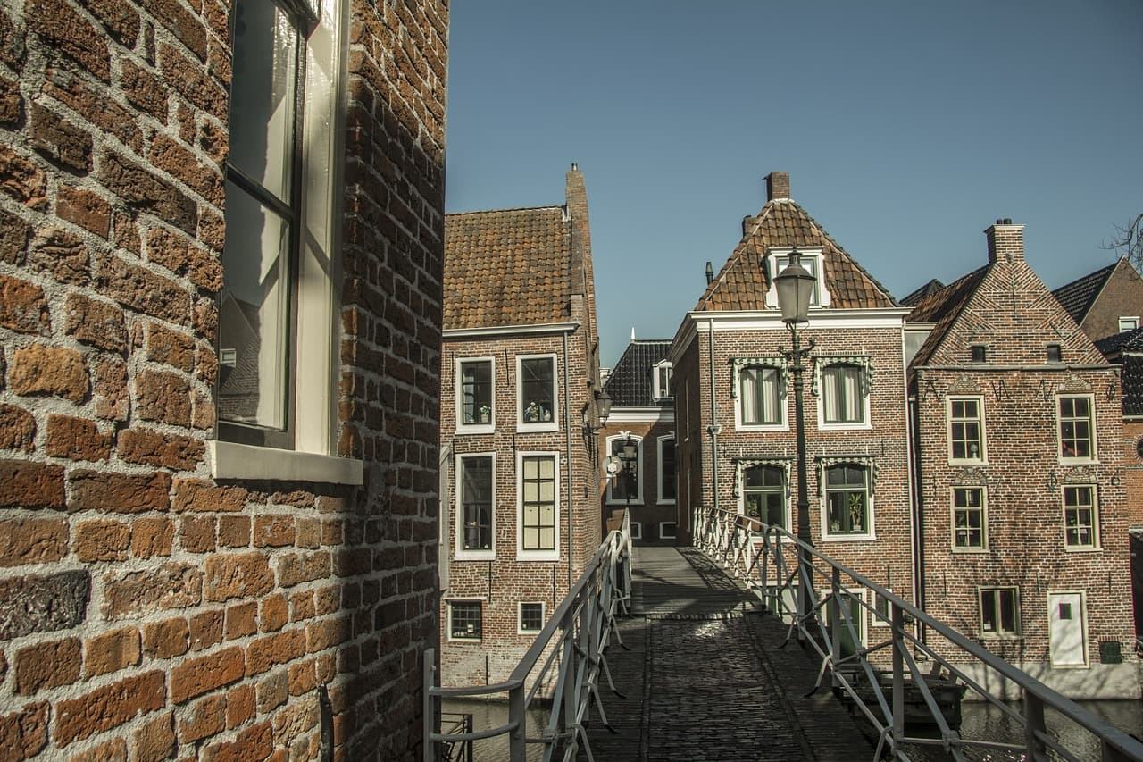 traditional brick house construction
